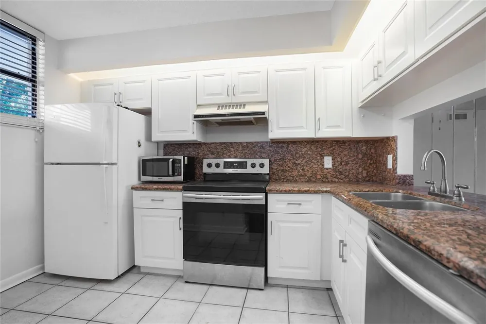 109 Lake Emerald Drive #110 Oakland Park, FL 33309