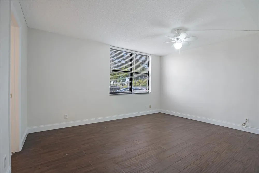 109 Lake Emerald Drive #110 Oakland Park, FL 33309