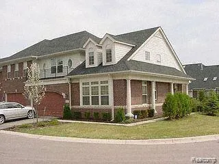 4437 Gateway Circle West Bloomfield Charter Township, MI 48322