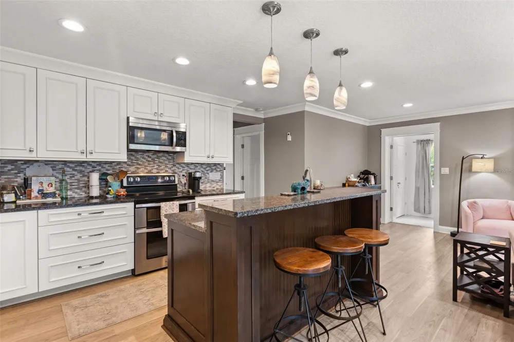 2120 MURDOCK BOULEVARD Orlando, FL 32817