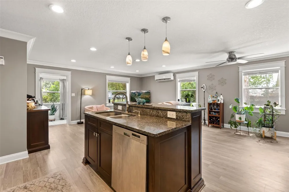 2120 MURDOCK BOULEVARD Orlando, FL 32817