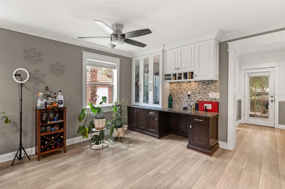 2120 MURDOCK BOULEVARD Orlando, FL 32817