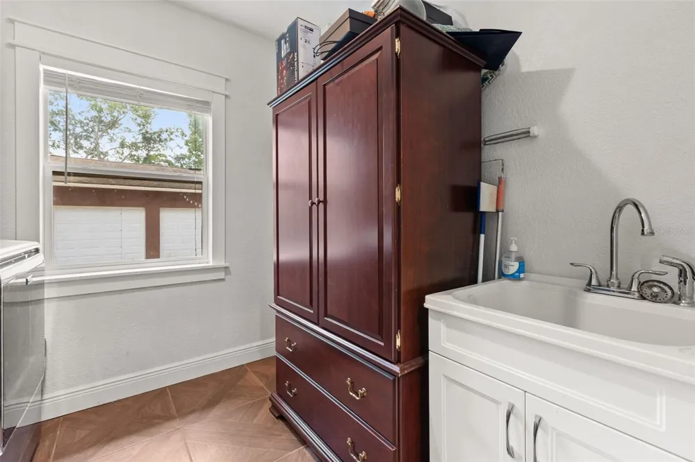 2120 MURDOCK BOULEVARD Orlando, FL 32817