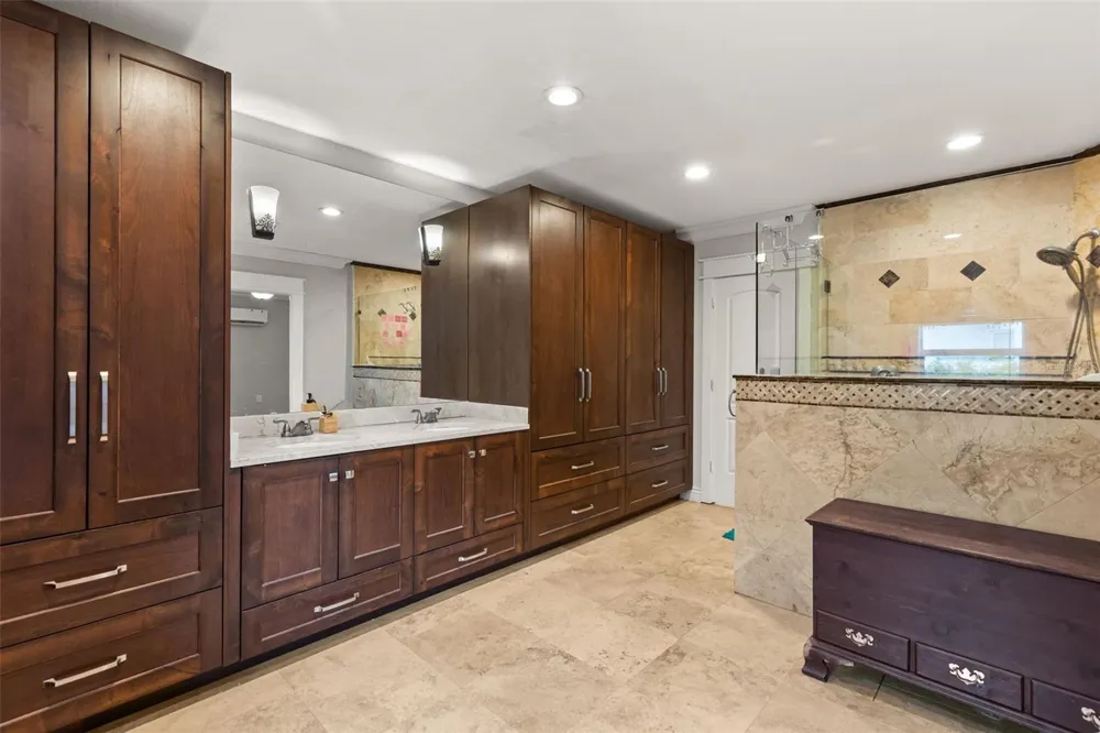 2120 MURDOCK BOULEVARD Orlando, FL 32817
