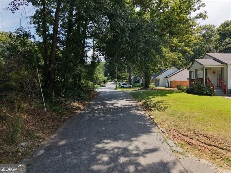 1923 Grove AVE East Point, GA 30344
