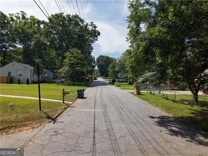 1923 Grove AVE East Point, GA 30344