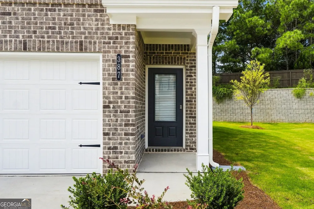 387 Lanier CIR Woodstock, GA 30189