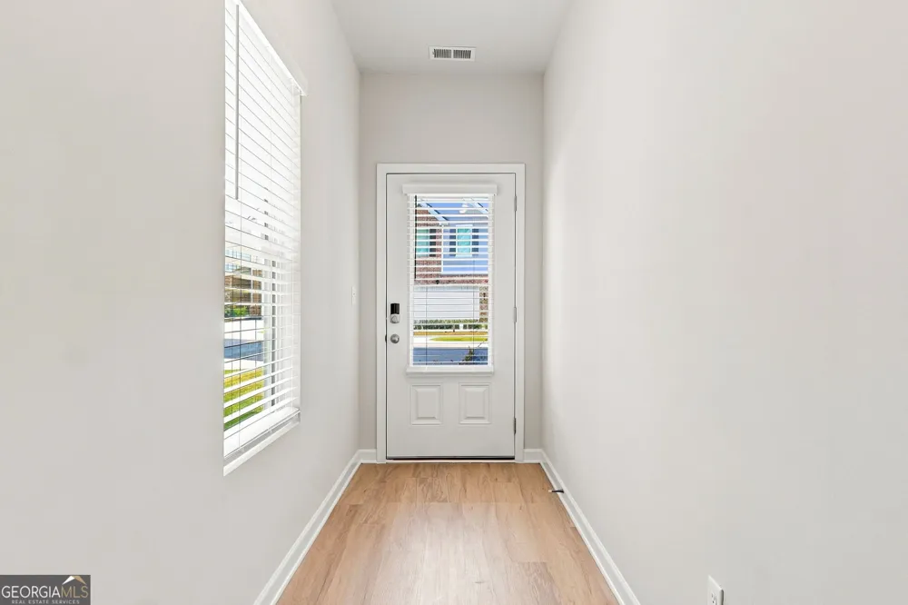 387 Lanier CIR Woodstock, GA 30189