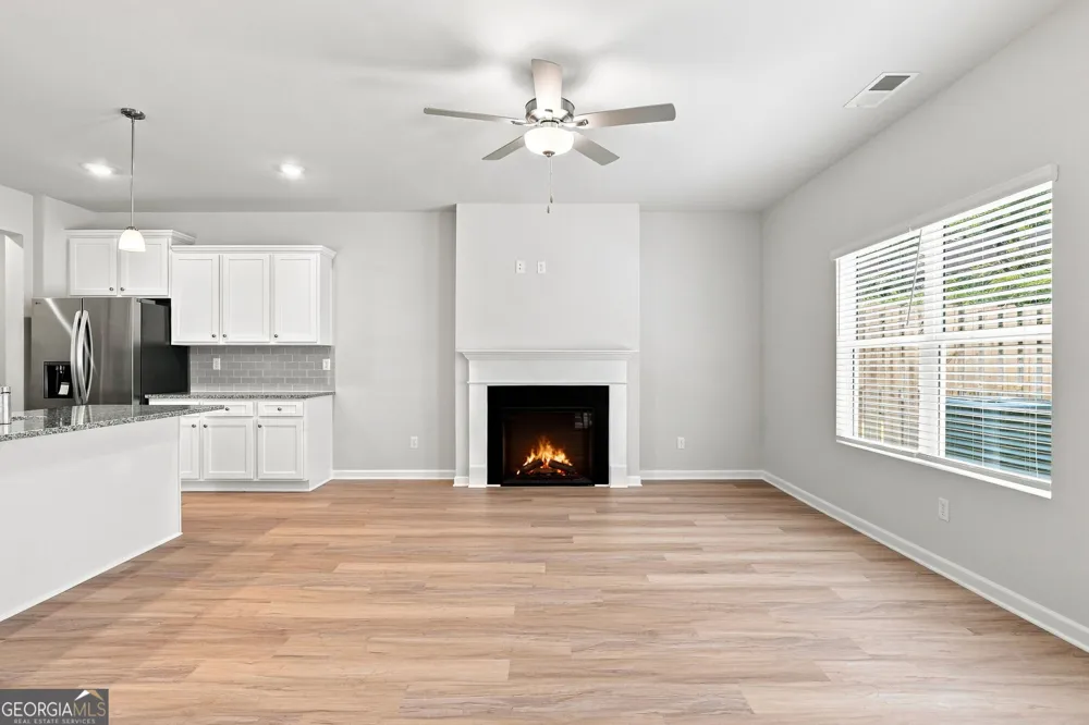 387 Lanier CIR Woodstock, GA 30189