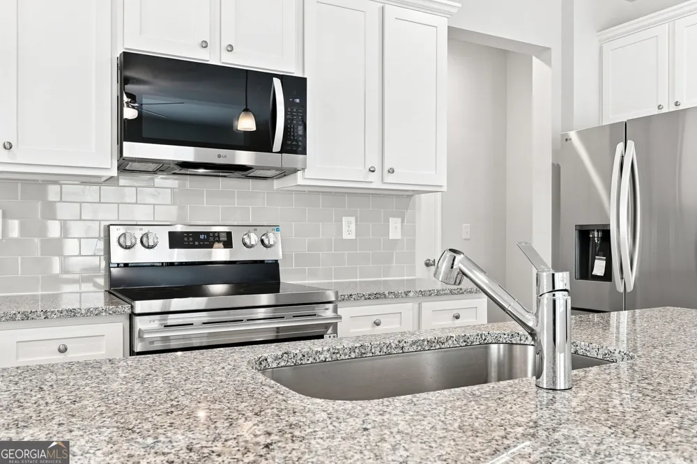 387 Lanier CIR Woodstock, GA 30189
