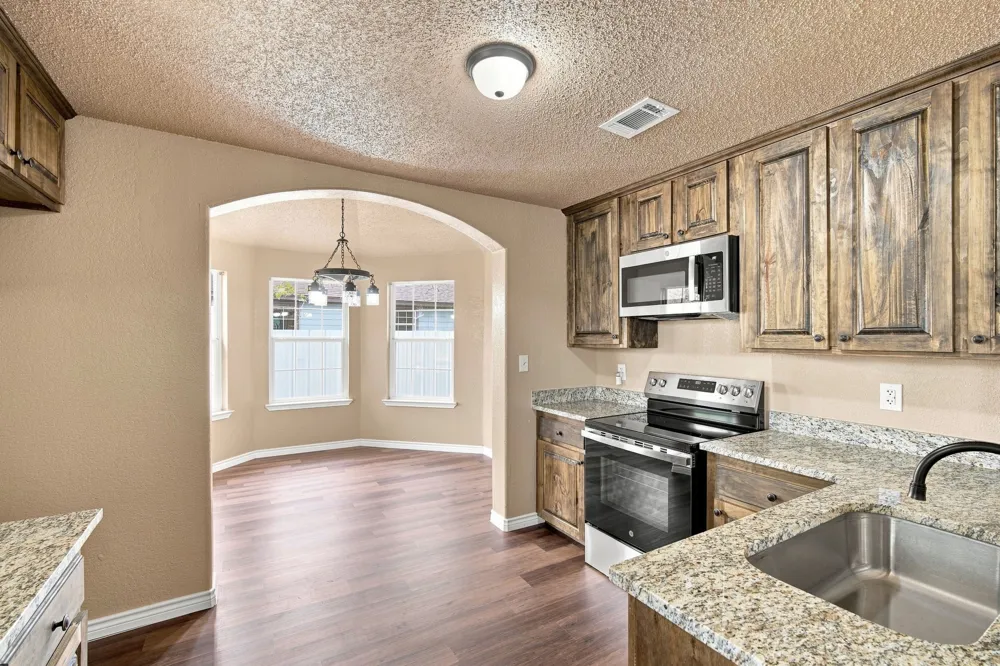 1103 Chase Avenue Cleburne, TX 76031
