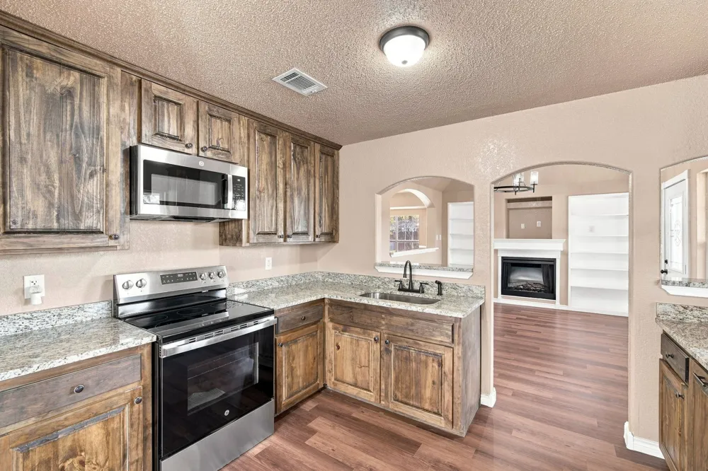 1103 Chase Avenue Cleburne, TX 76031