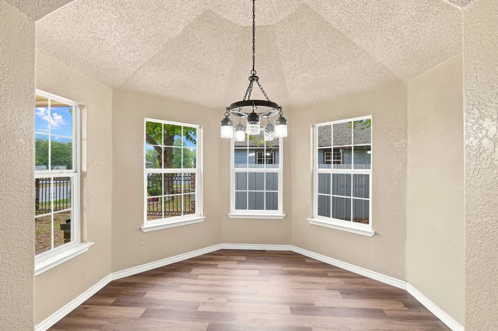 1103 Chase Avenue Cleburne, TX 76031