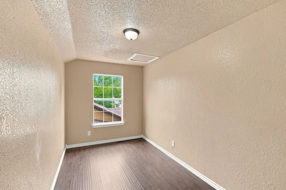1103 Chase Avenue Cleburne, TX 76031
