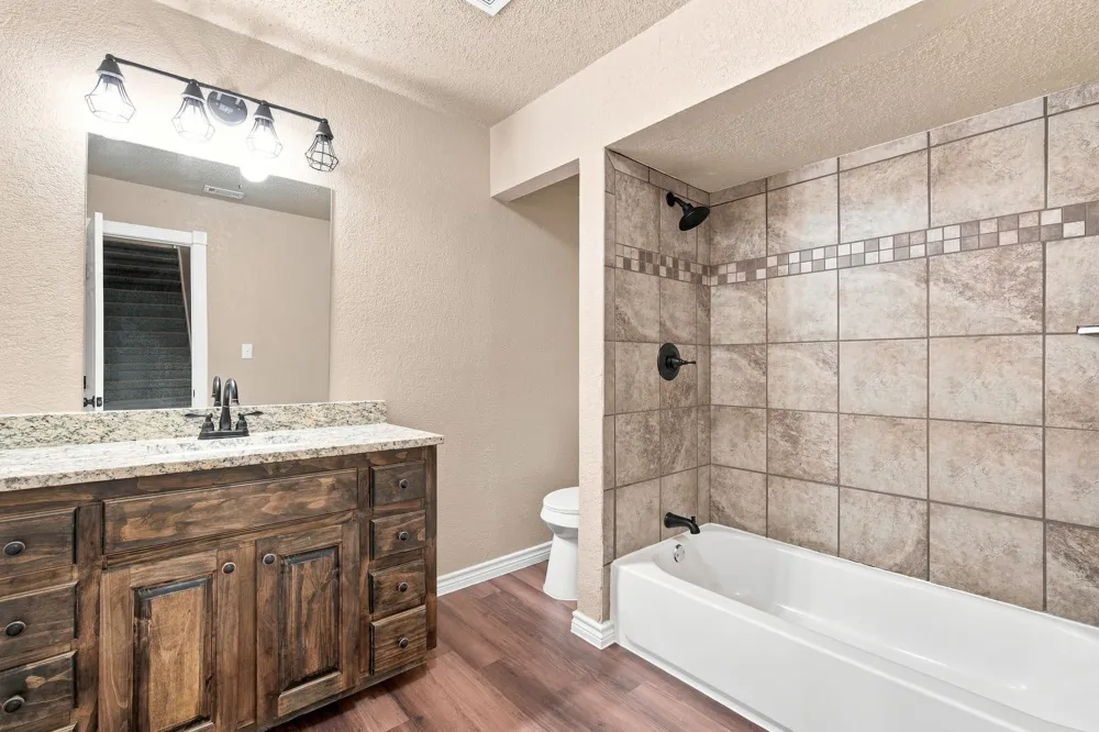 1103 Chase Avenue Cleburne, TX 76031