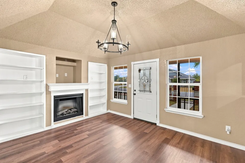 1103 Chase Avenue Cleburne, TX 76031