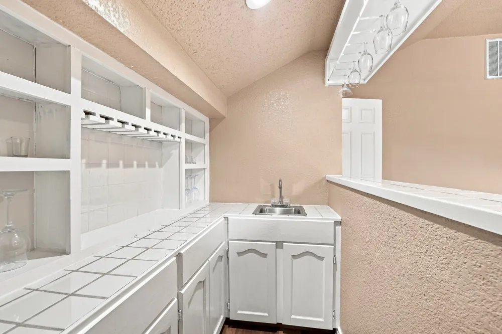 1103 Chase Avenue Cleburne, TX 76031