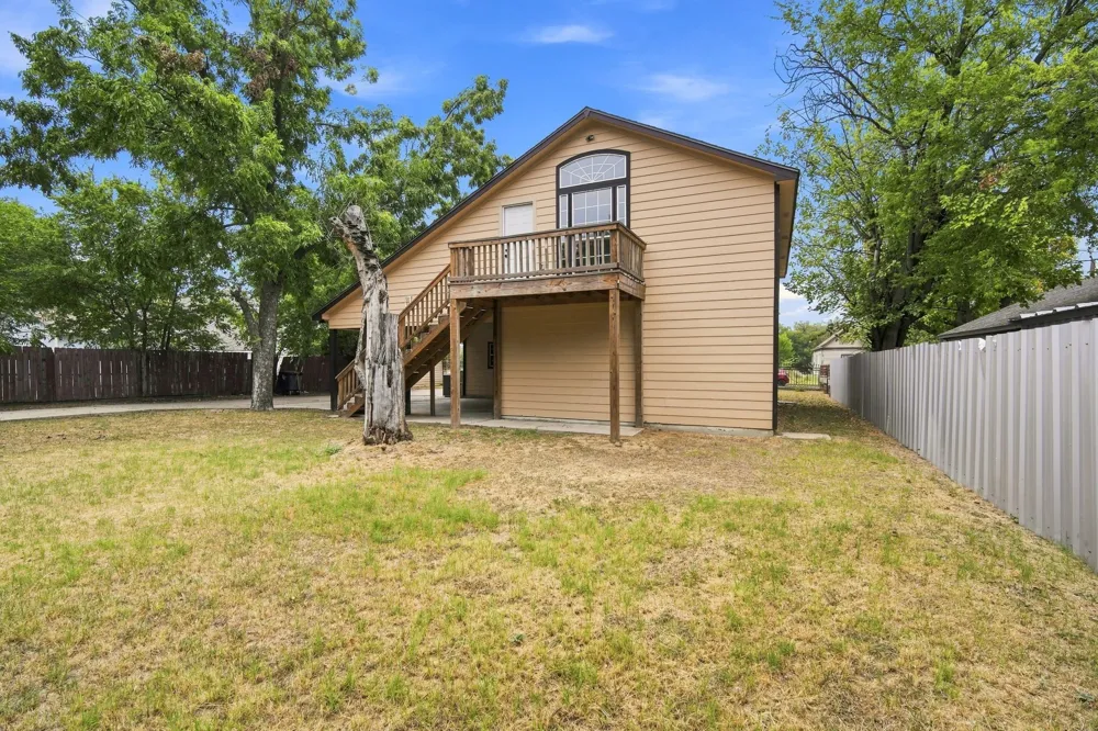 1103 Chase Avenue Cleburne, TX 76031