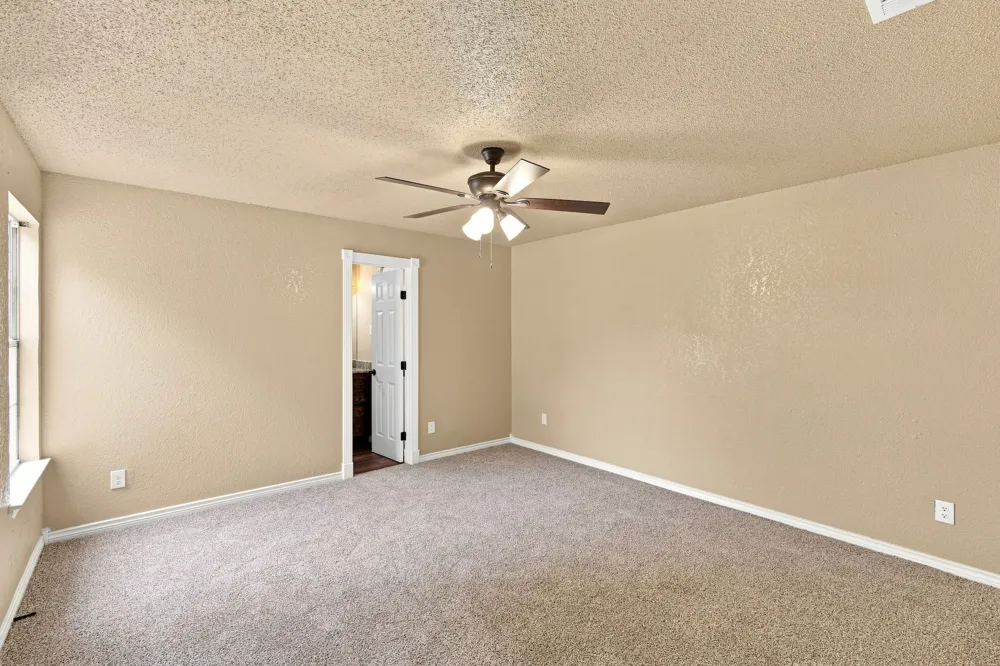 1103 Chase Avenue Cleburne, TX 76031