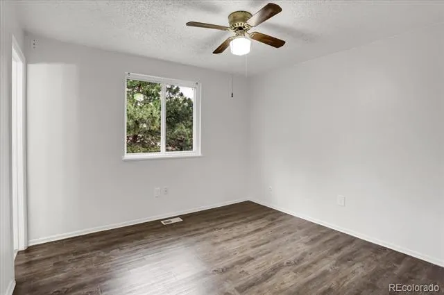 2832 S Mobile Street Aurora, CO 80013