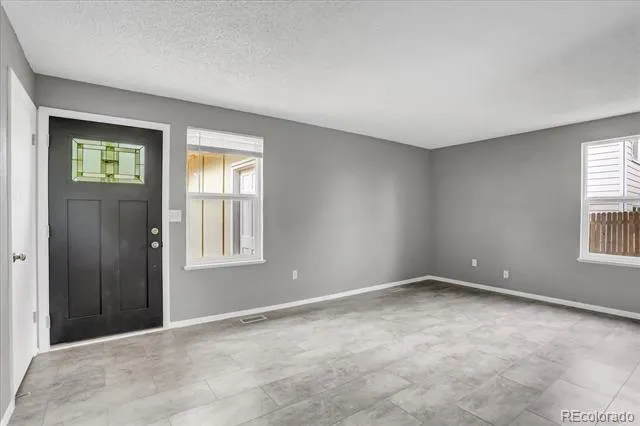 2832 S Mobile Street Aurora, CO 80013