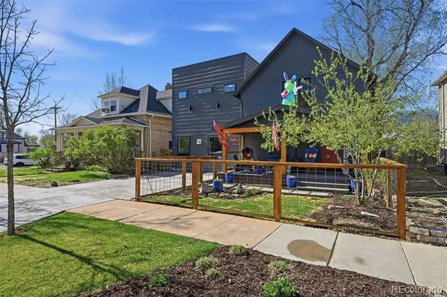 1607 Pikes Peak Avenue Colorado Springs, CO 80904