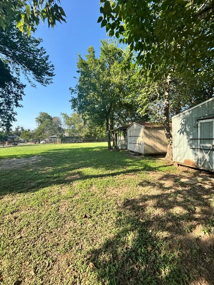 3801 E Berry Street Fort Worth, TX 76105