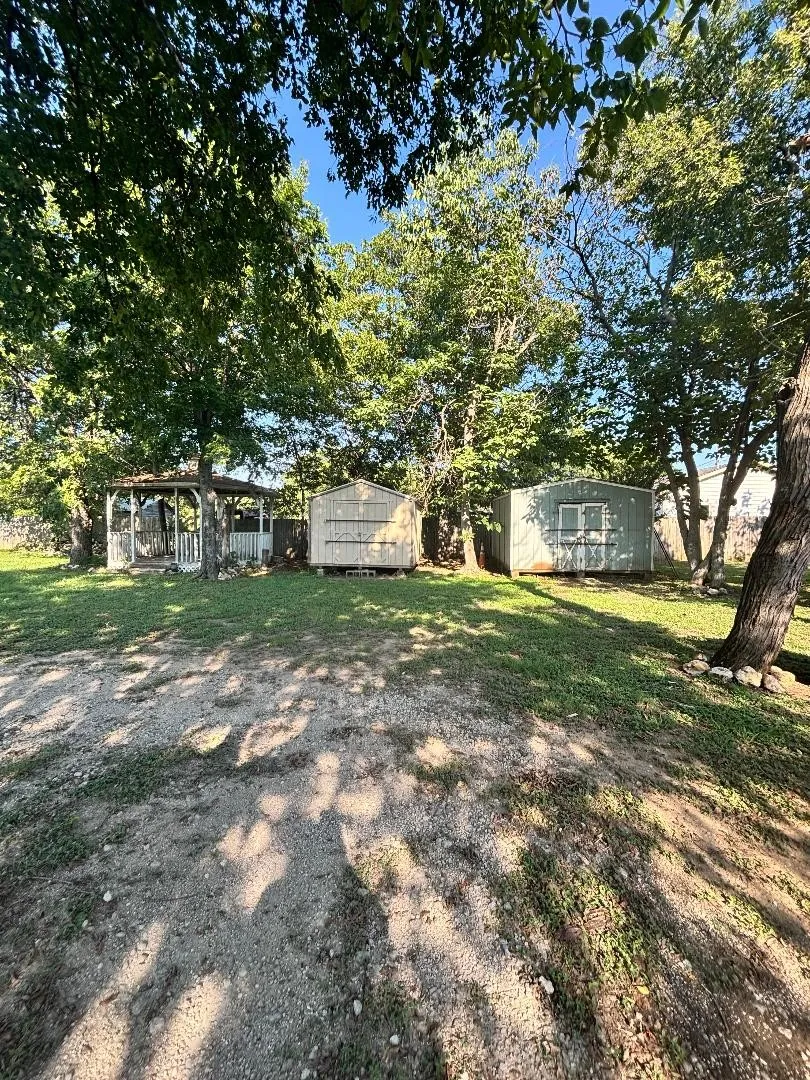 3801 E Berry Street Fort Worth, TX 76105