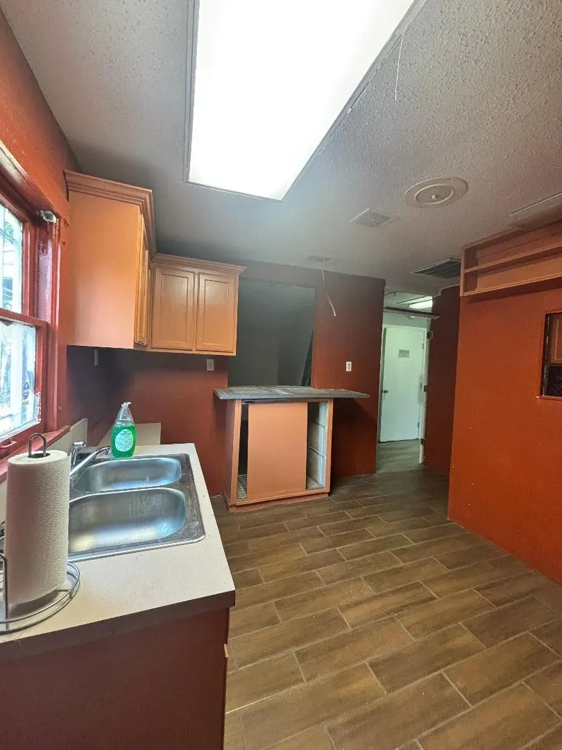 3801 E Berry Street Fort Worth, TX 76105