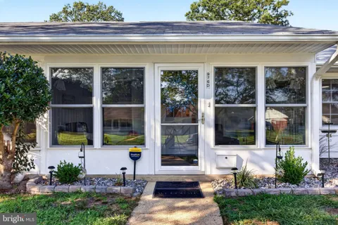 976 ABERDEEN DRIVE