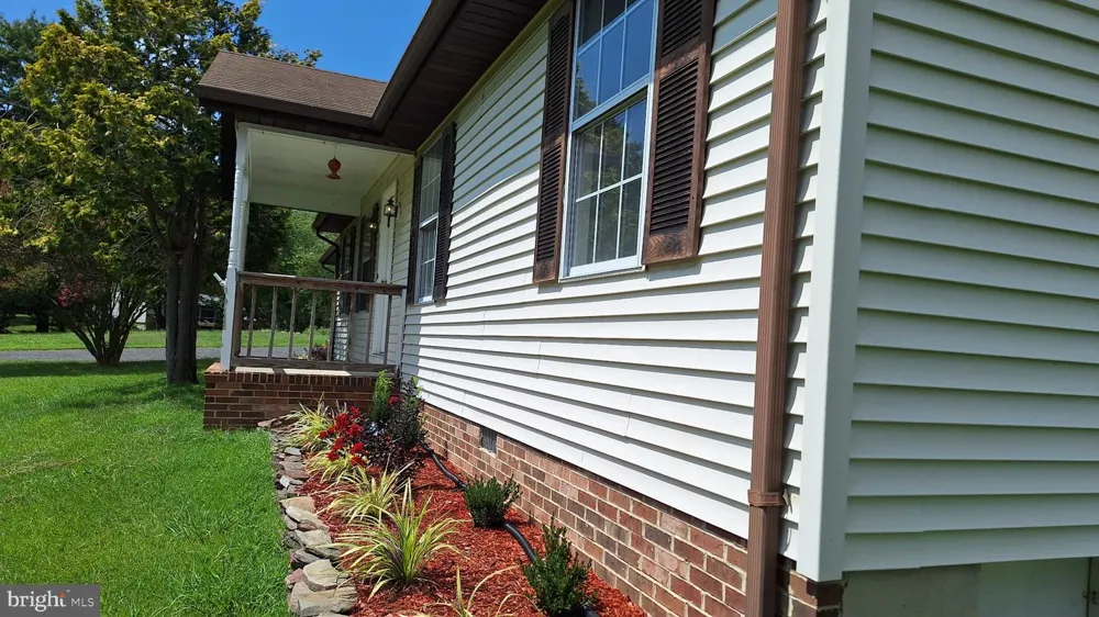 7108 GLEN ALBIN ROAD La Plata, MD 20646