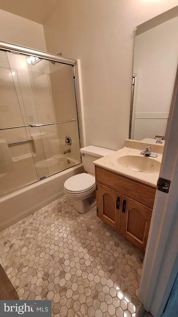 7108 GLEN ALBIN ROAD La Plata, MD 20646