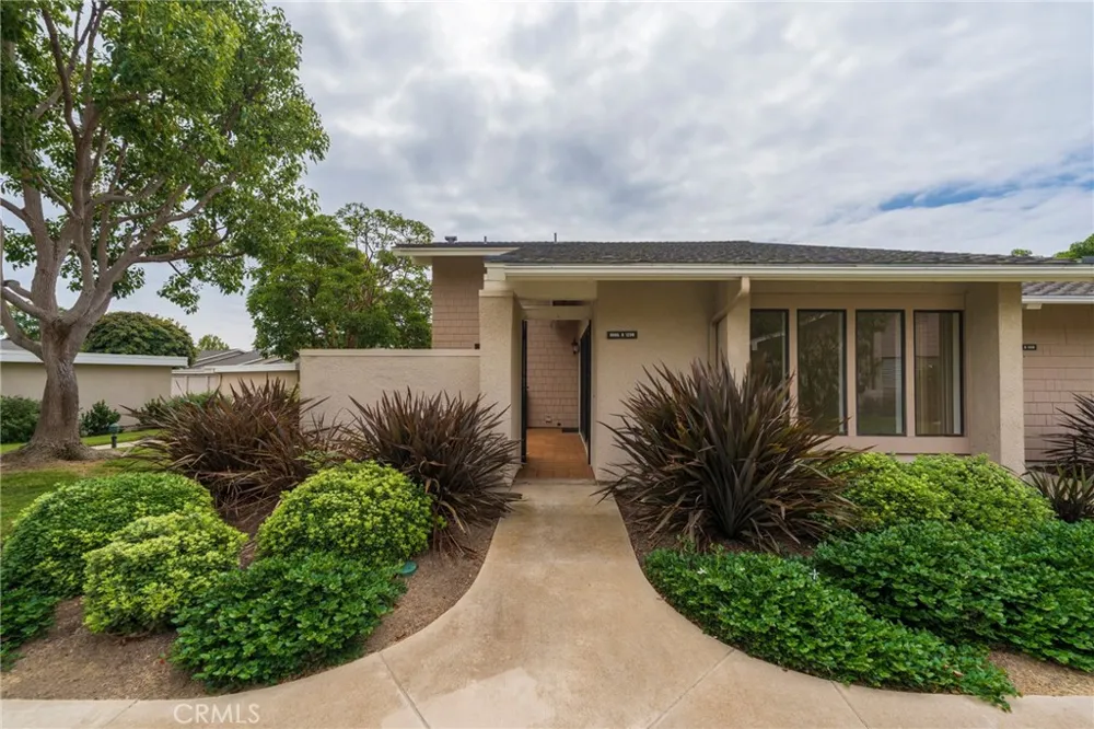 8885 Modoc Circle #1206A Huntington Beach, CA 92646