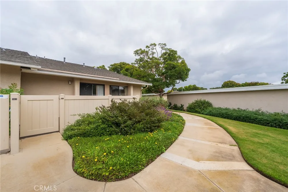 8885 Modoc Circle #1206A Huntington Beach, CA 92646