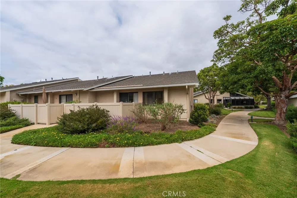8885 Modoc Circle #1206A Huntington Beach, CA 92646