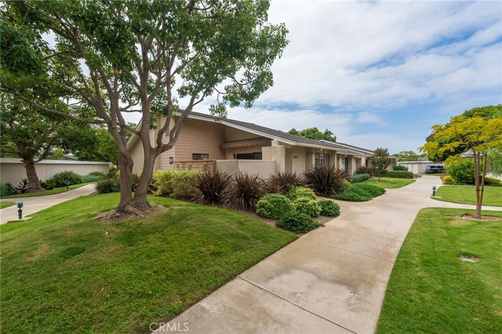 8885 Modoc Circle #1206A Huntington Beach, CA 92646