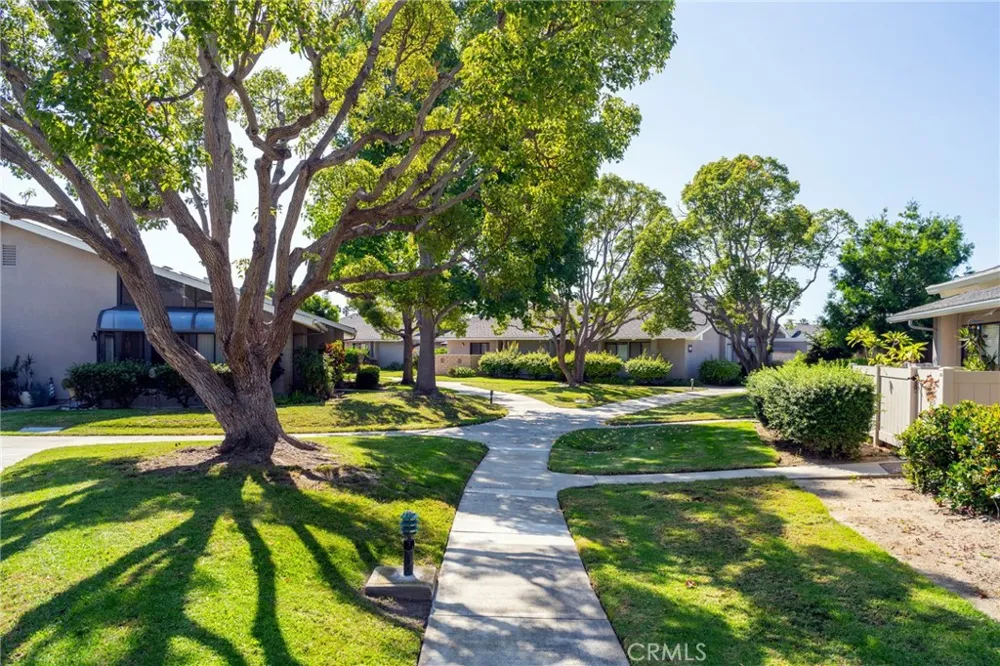 8885 Modoc Circle #1206A Huntington Beach, CA 92646