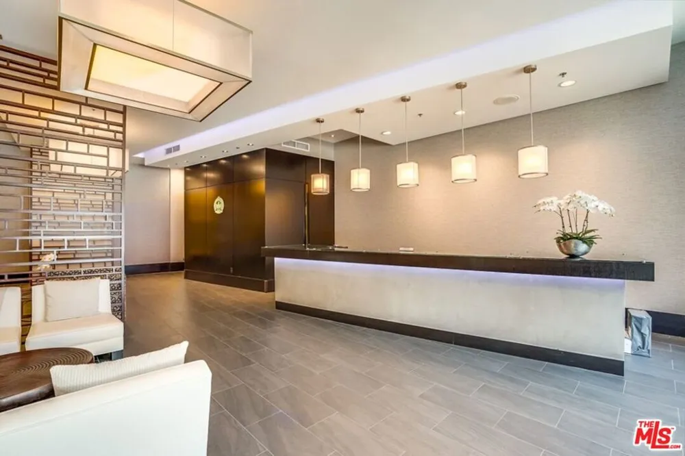 1100 S Hope Street #1704 Los Angeles, CA 90015