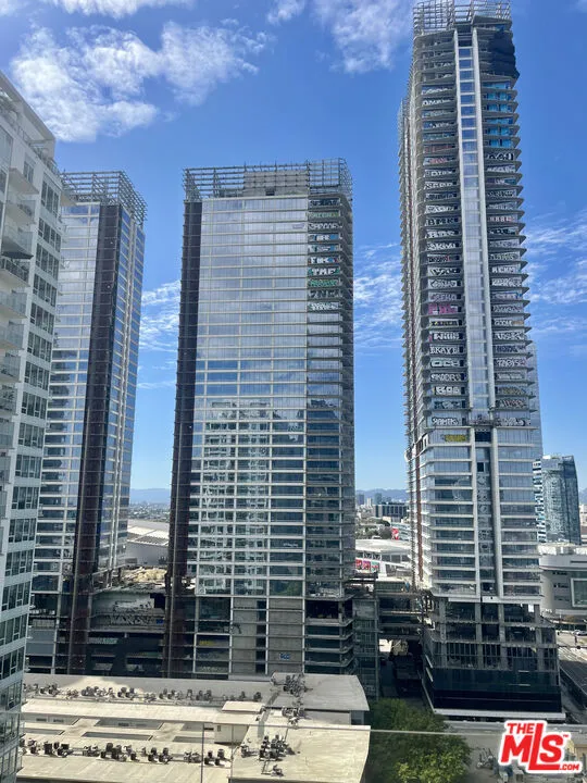 1100 S Hope Street #1704 Los Angeles, CA 90015
