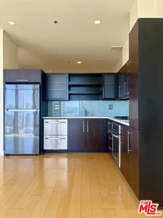 1100 S Hope Street #1704 Los Angeles, CA 90015