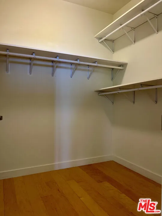 1100 S Hope Street #1704 Los Angeles, CA 90015