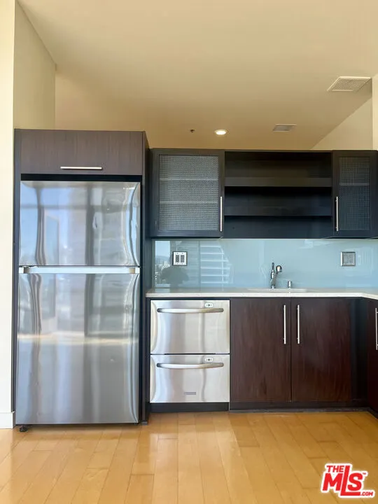 1100 S Hope Street #1704 Los Angeles, CA 90015
