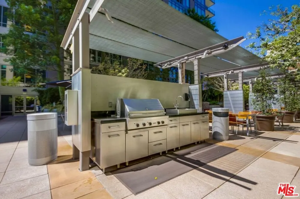 1100 S Hope Street #1704 Los Angeles, CA 90015
