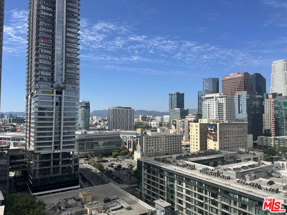 1100 S Hope Street #1704 Los Angeles, CA 90015