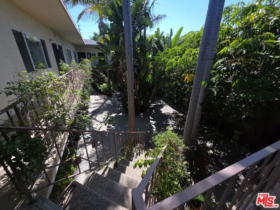 305 Broadway Street #20 Los Angeles, CA 90291