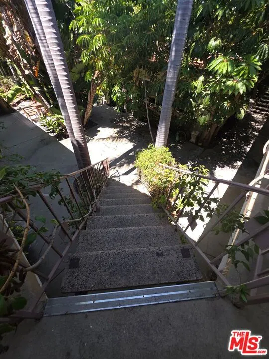 305 Broadway Street #20 Los Angeles, CA 90291