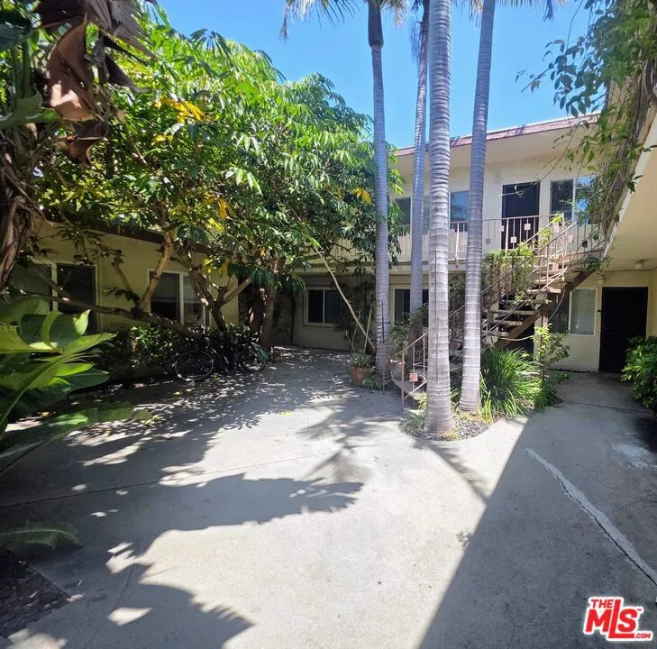 305 Broadway Street #20 Los Angeles, CA 90291