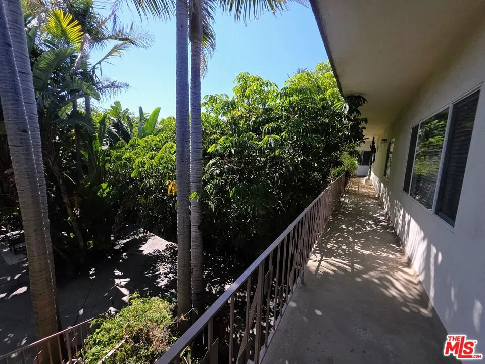 305 Broadway Street #20 Los Angeles, CA 90291