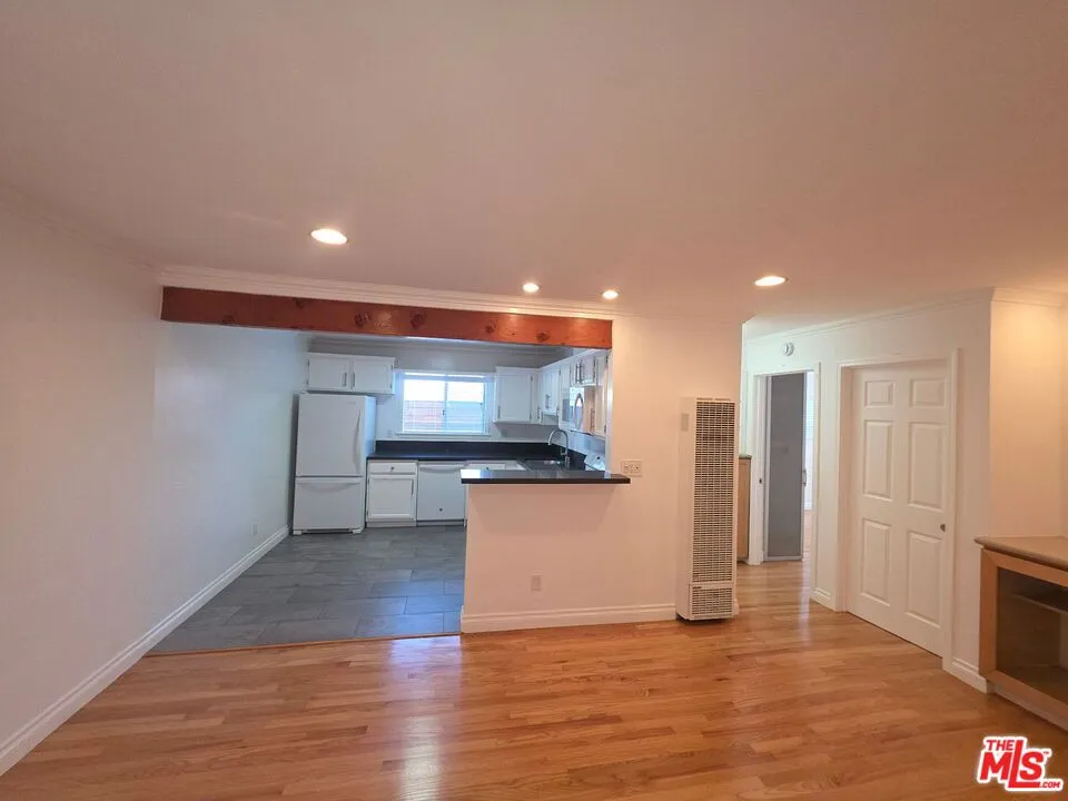 305 Broadway Street #20 Los Angeles, CA 90291