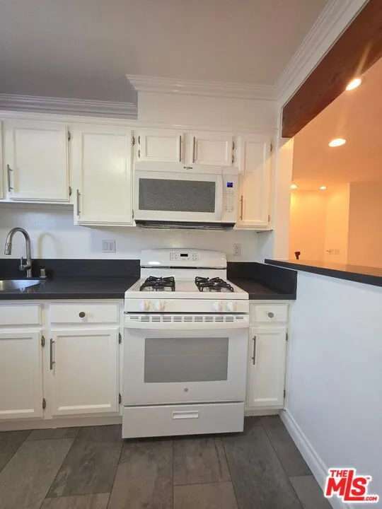 305 Broadway Street #20 Los Angeles, CA 90291